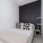 One Bedroom With A Balcony - Dietla 109 Street Appartement *